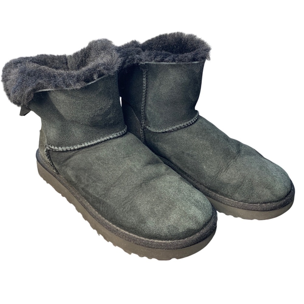 UGG Australia Women's Black Suede Sheepskin Boots with Bow Size 7